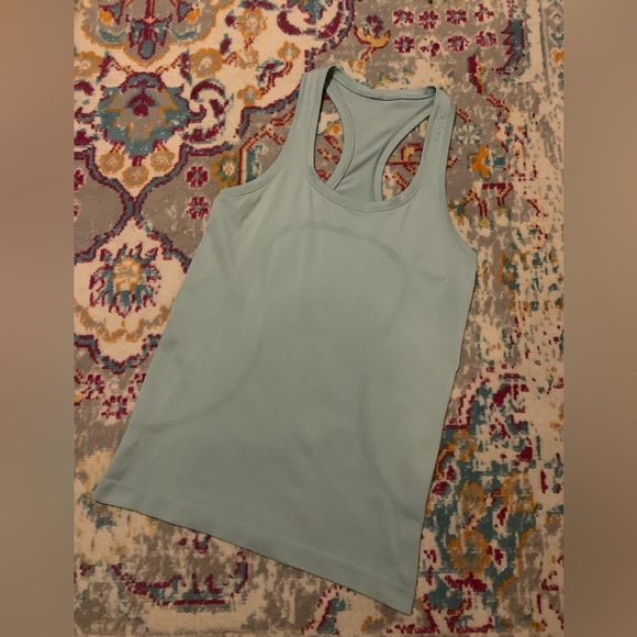 Lululemon Size 6 tank - Picture 4 of 5